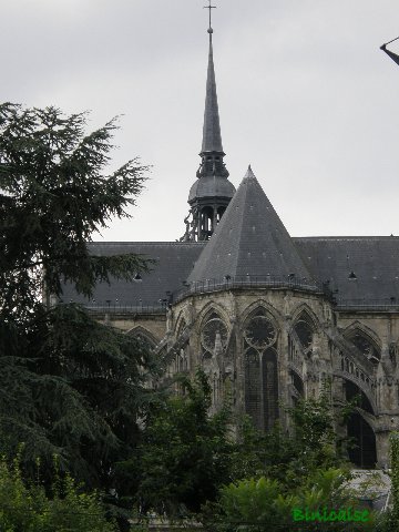Saint Quentin et sa basilique. dans Paysages urbains et autres p8301412